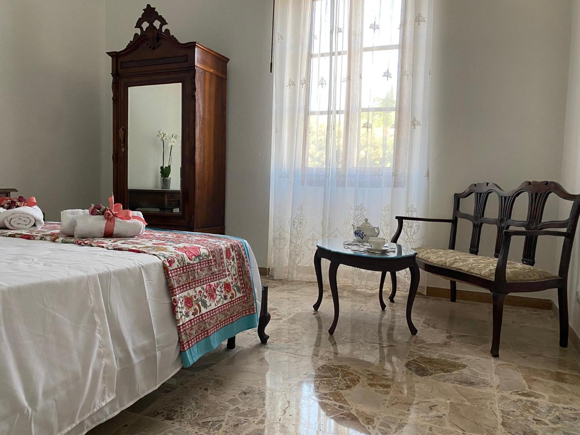La Bellavista Decameron View Черталдо Екстериор снимка